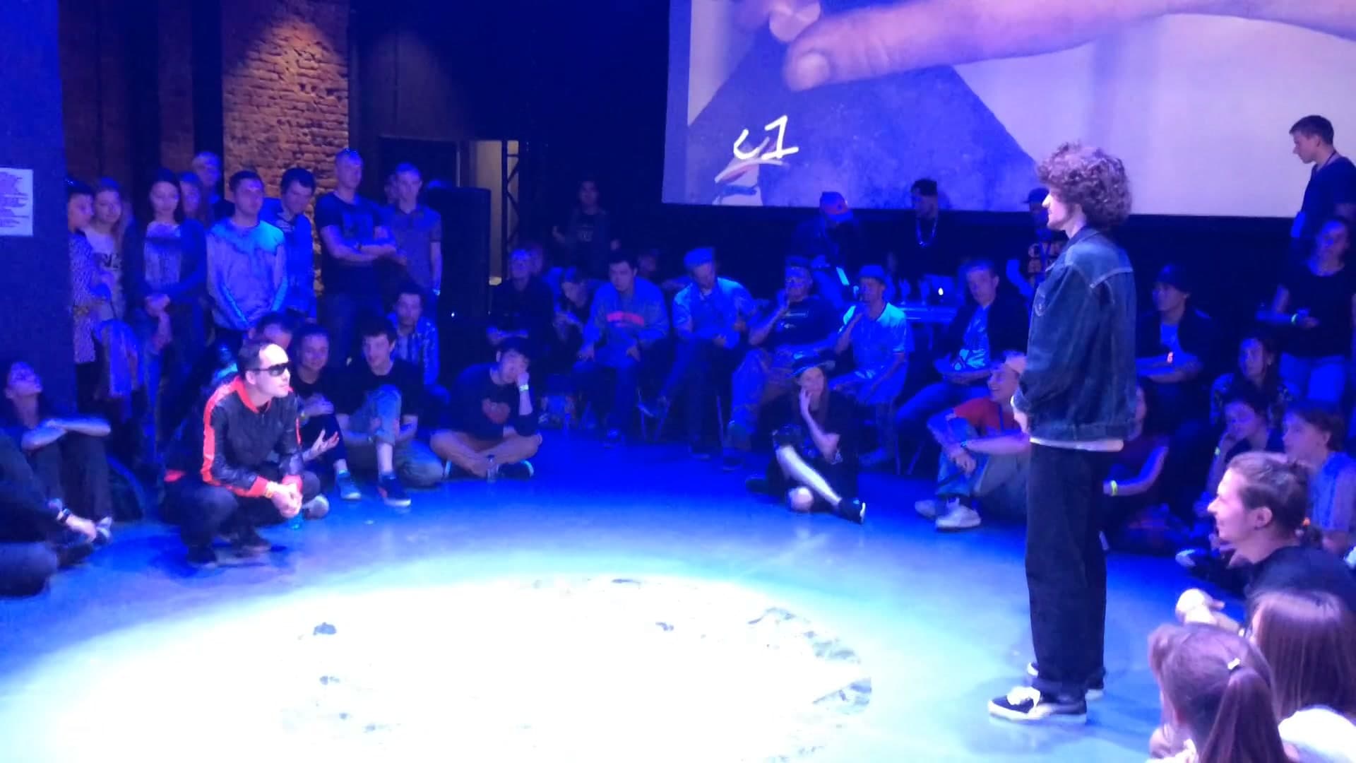 Dragon robot battle back to the future